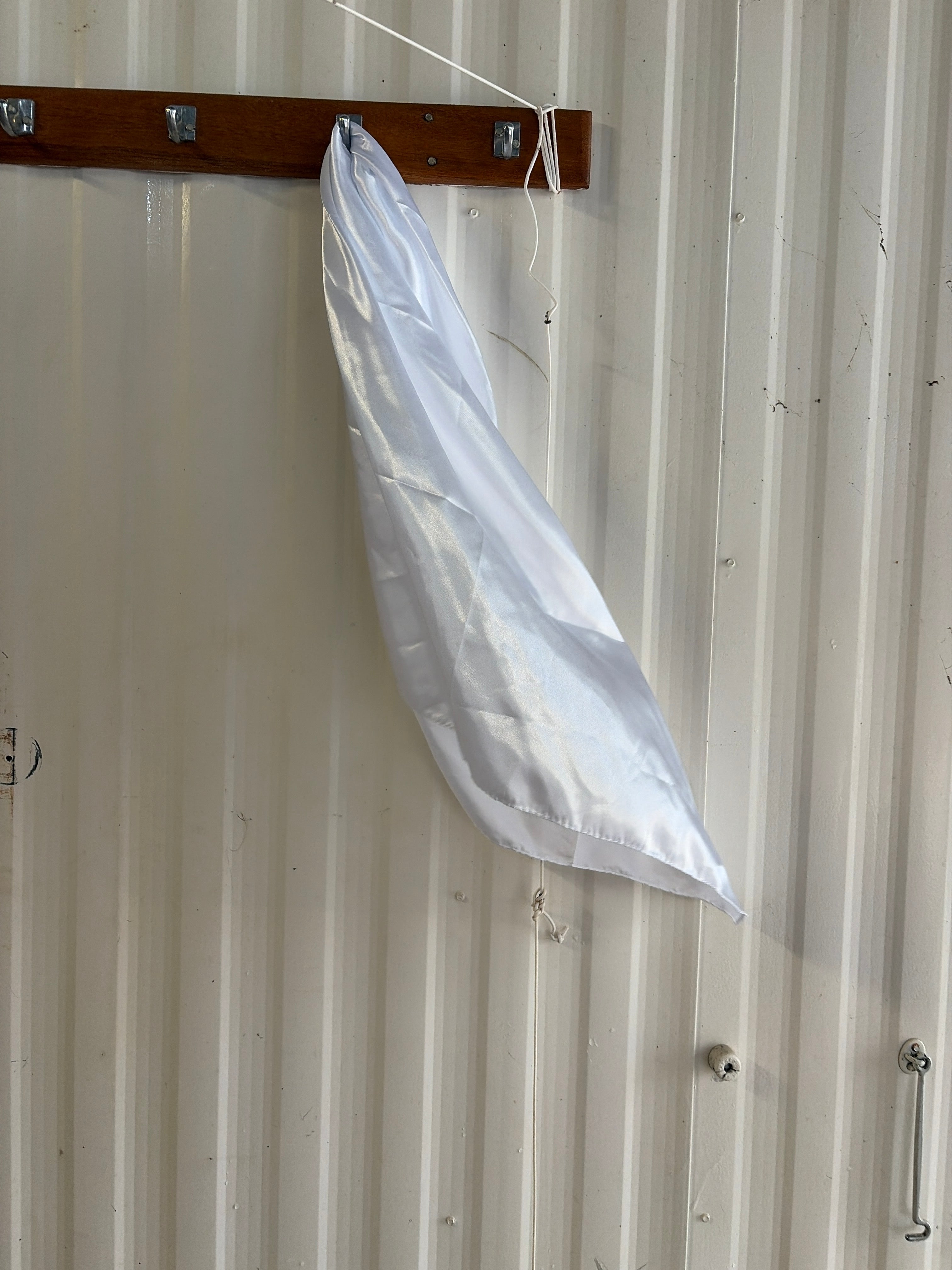White wild rag